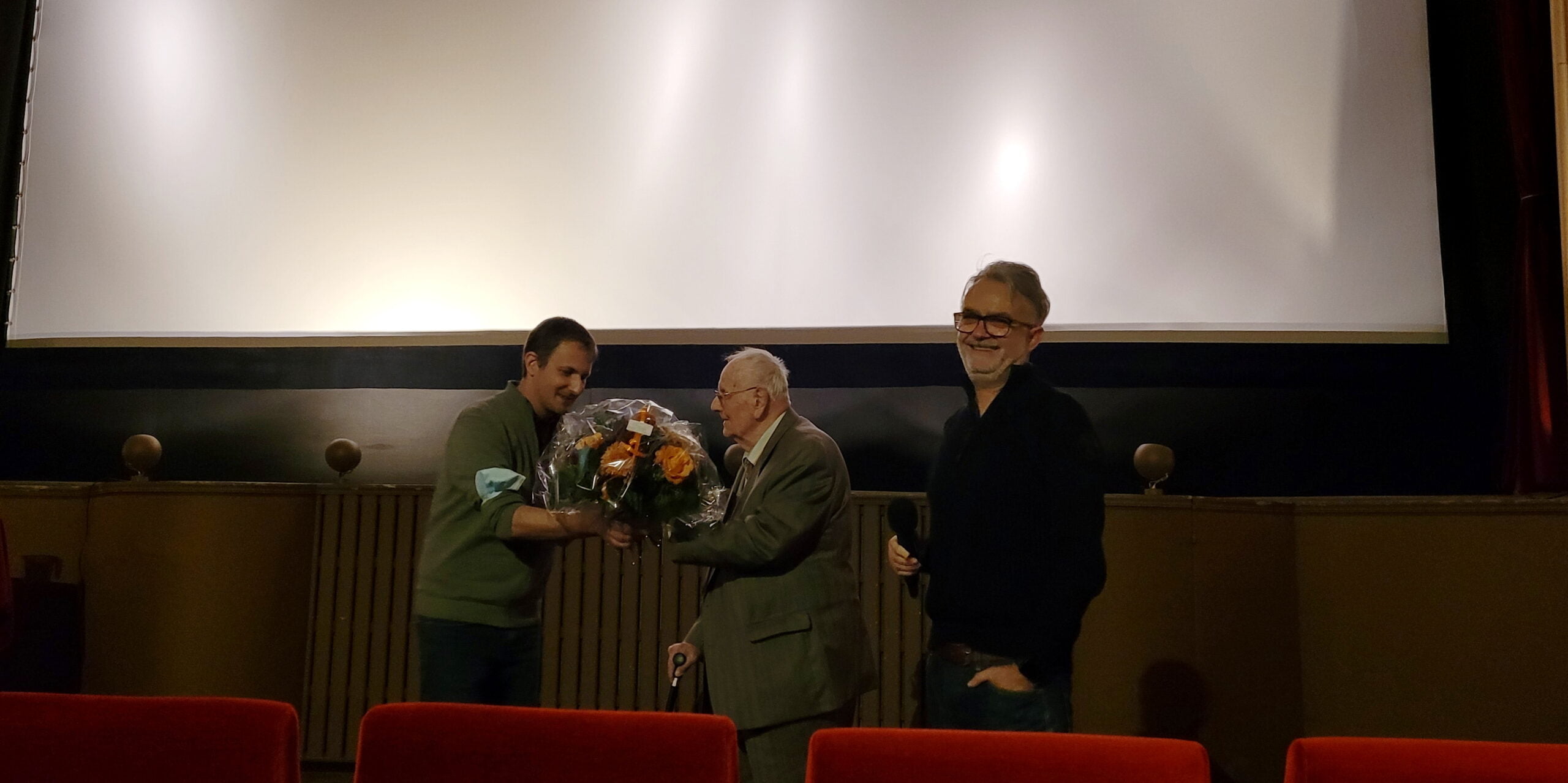 Karl Iseli an der Vorpremiere seiner Oral History-Episode im Kino Krone Burgdorf anlässlich der Burgdorfer Kulturnacht 2021.